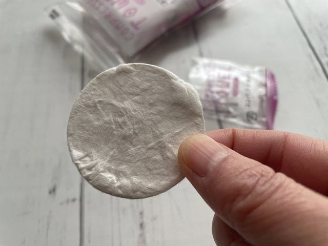 圧縮タオル（ラージサイズ、６枚） 圧縮されている