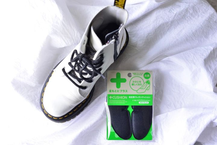 靴擦れ防止は100均でできる！テープやパッドでかかとや小指を守ろう