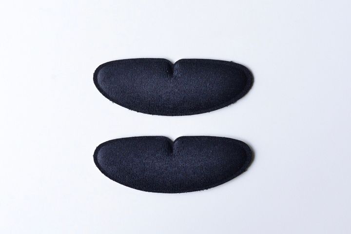 靴擦れ防止は100均でできる！テープやパッドでかかとや小指を守ろう