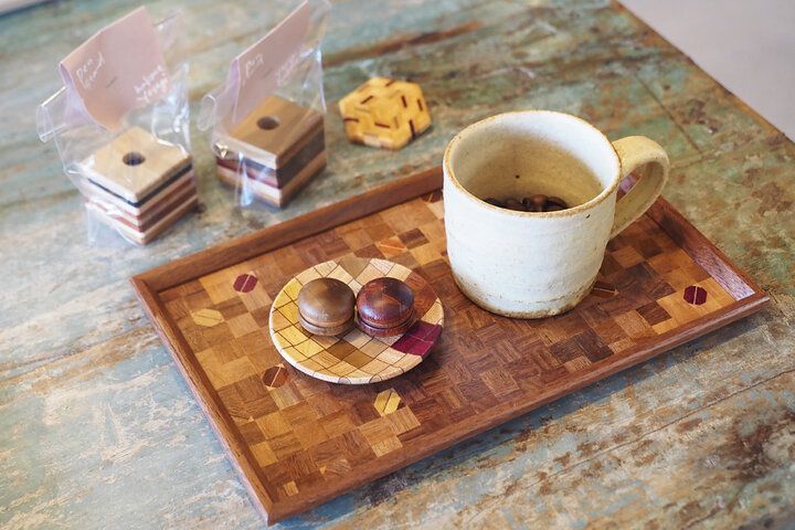 芦ノ湖ビューのカフェも♪ 箱根みやげにおすすめのモダンな雑貨が集まる「寄木 うちはら」