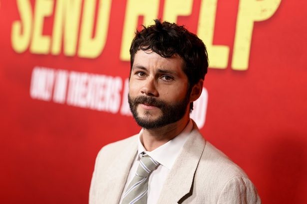 パワハラ上司を演じたディラン・オブライエン [c]2026 20th Century Studios. All Rights Reserved.