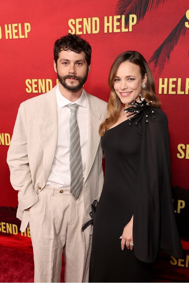 無人島でパワハラ上司と2人きり…劇中では復讐に燃えているが、笑顔でイベントに登場したレイチェル・マクアダムス [c]2026 20th Century Studios. All Rights Reserved.