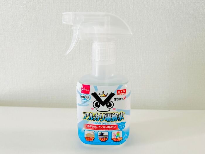 9年モノの油汚れもスッキリきれいに！『アルカリ電解水』を使った驚きの裏ワザ、試してみた！