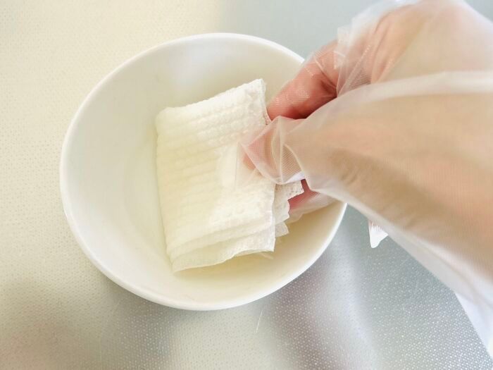 9年モノの油汚れもスッキリきれいに！『アルカリ電解水』を使った驚きの裏ワザ、試してみた！