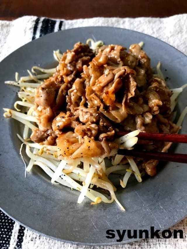 包丁不要！「豚こまもやしの特製醤油だれ」の簡単レシピ