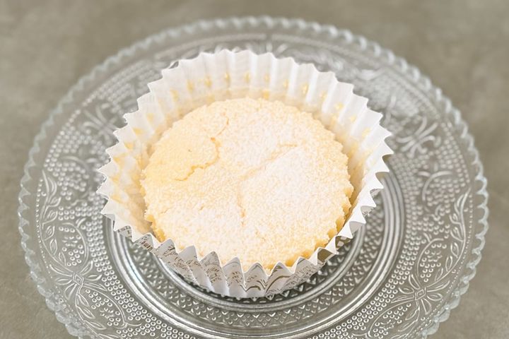 「滑らかな食感と濃厚なコク」「うま」【セブン】の真っ白ケーキの味は？