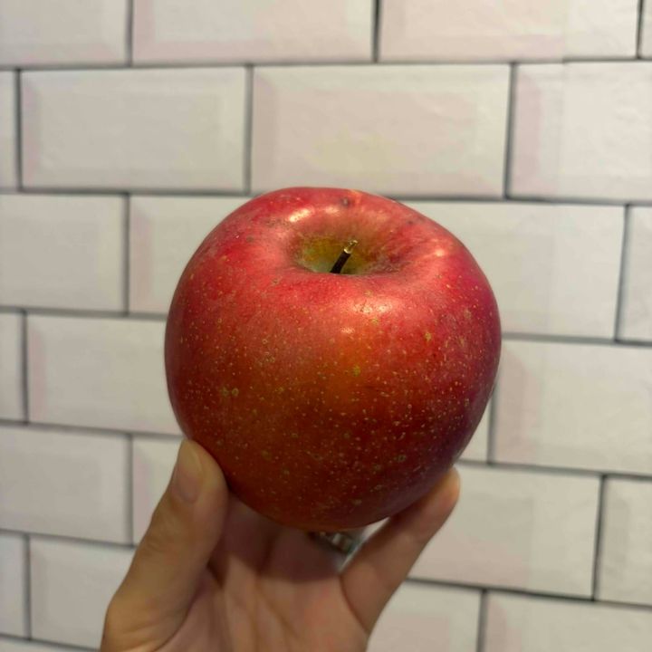 いちいち芯を取らない！「りんご」を“ラクに切る”簡単テクニック「時短！」「切り方を変えるだけ」