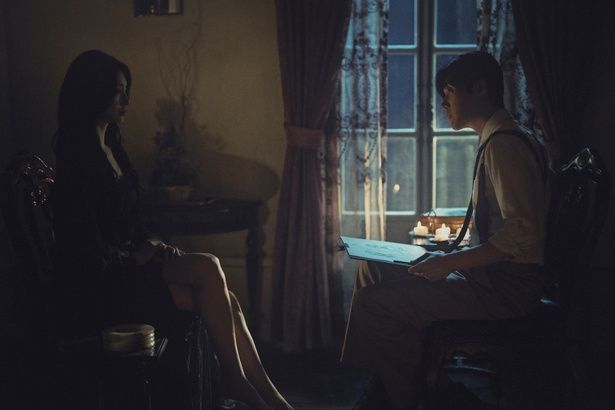 スジのヴァンパイア姿も必見 [c]Disney+