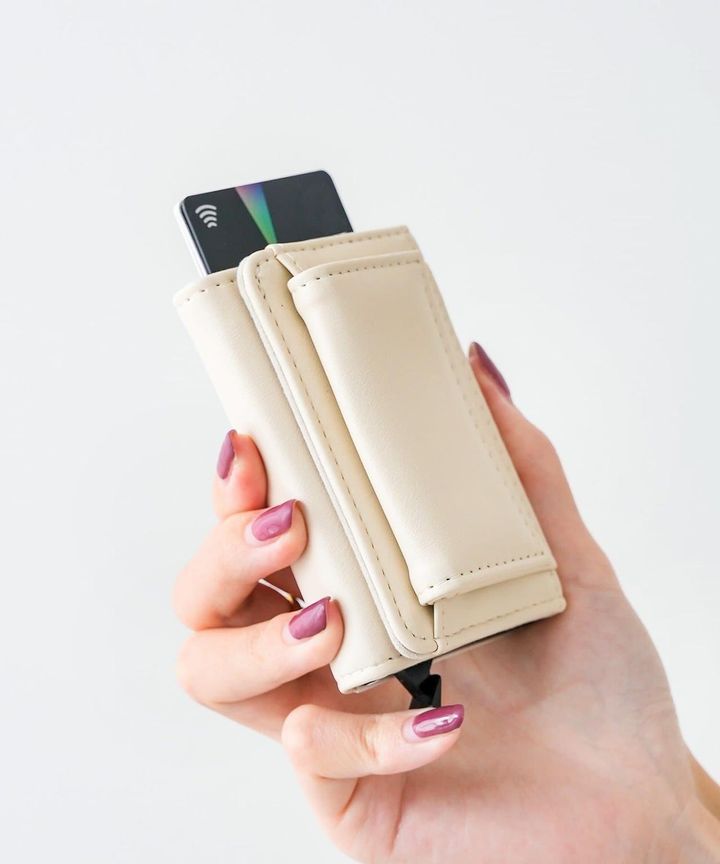 画像1: 出典：3COINS