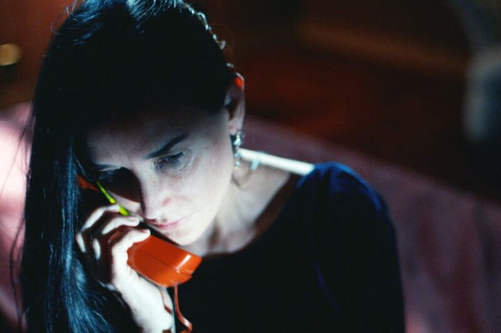 デミ・ムーアはゴールデングローブ賞主演女優賞（ミュージカル・コメディ部門）を受賞。『サブスタンス』©2024 UNIVERSAL STUDIOS