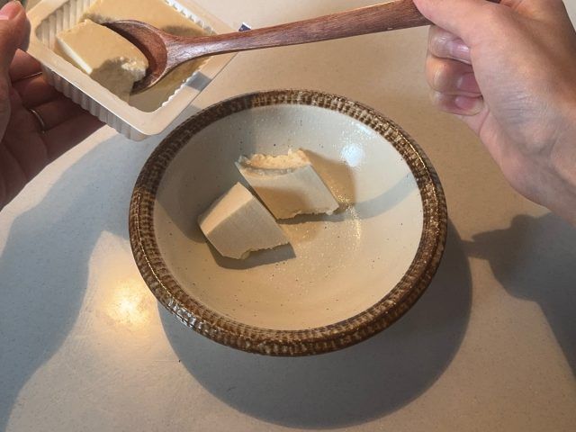 豆腐を入れる