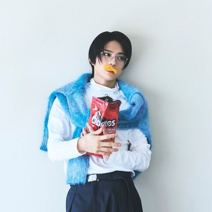 【岩瀬洋志】 カラーニット de 着まわし3変化