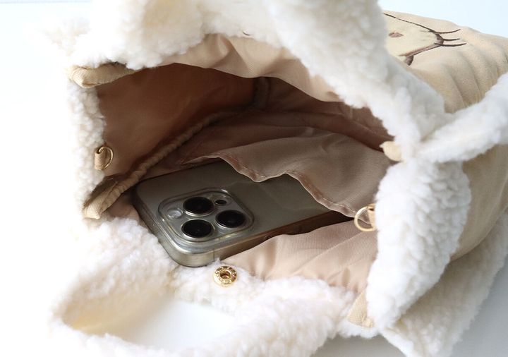 宝島社ムック付録のハローキティのフェイクムートンバッグcreamy brown ver.6