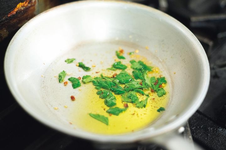 ソースをつくる