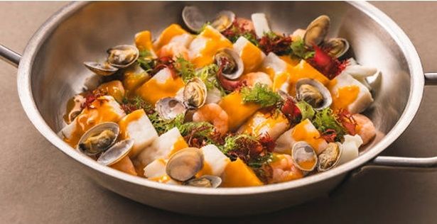 「白身魚と魚介のニューバーグ風」