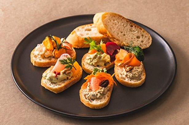 お好みのディップやオードブルでアレンジを楽しむ「ブルスケッタ」