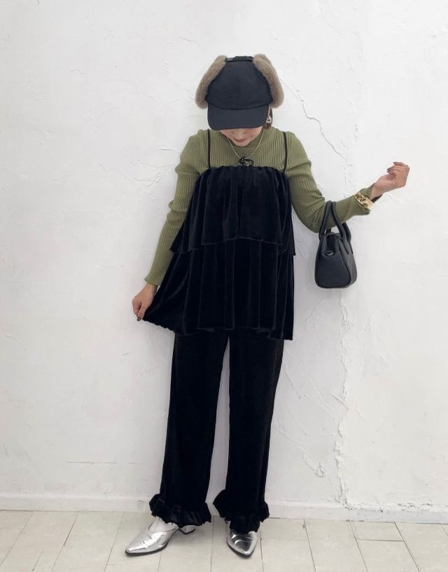 裾フリルパンツ