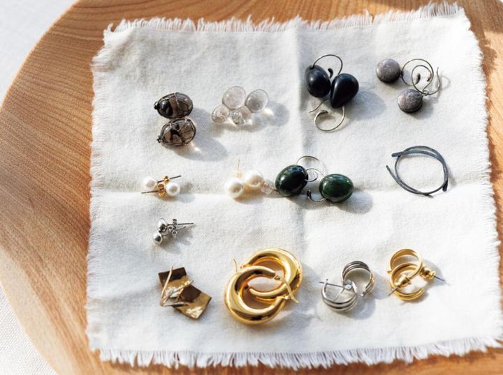 ピアスはたくさん持っています。若いころはぶら下がるタイプが好きでした。