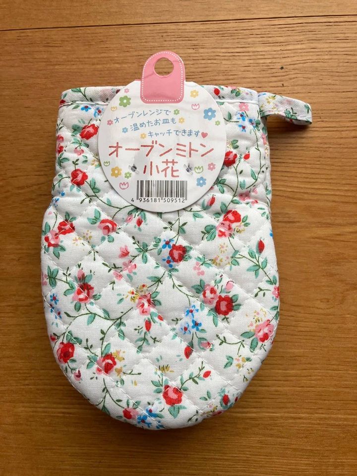 Seria(セリア)：オーブンミトン 小花