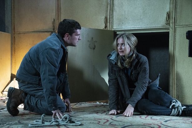 主人公マイクの行動に一同納得いってない様子？ [c]2025 UNIVERSAL STUDIOS