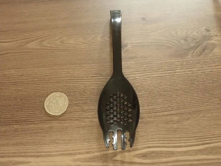 DAISO(ダイソー)：スクーン ブラック