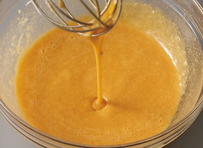 シフォン型で焼くと美味しい！コクがあって香り高い「バナナケーキ」の作り方。ラム酒を塗って仕上げても♪