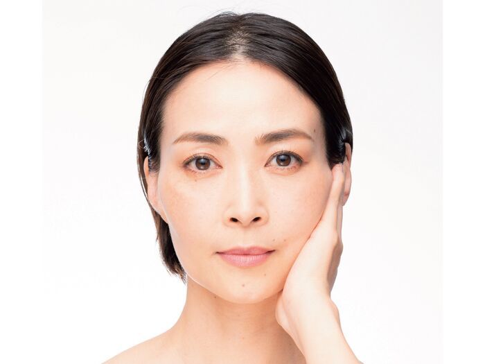 【たるみリフト】たった10秒でほおが引き上がって目も大きくなる？！50代でも別人級に若返った最強メソッドって？