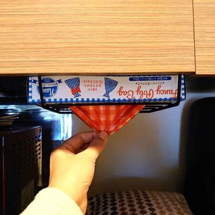 ディッシュラックですが食器は置きません。「逆さ」にするだけでキッチンで大活躍の収納グッズに変身♪