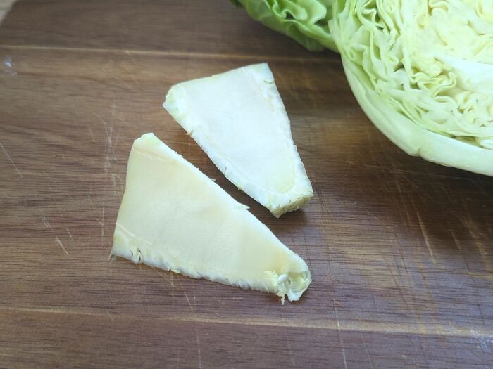 【キャベツの芯】捨てないで。実は甘くておいしい！？上手に食べるコツと驚きの使い道に注目♪