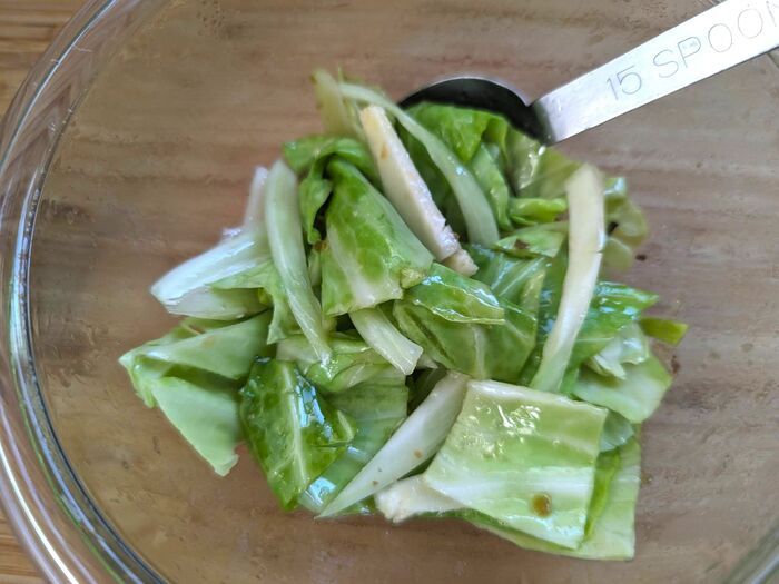 【キャベツの芯】捨てないで。実は甘くておいしい！？上手に食べるコツと驚きの使い道に注目♪