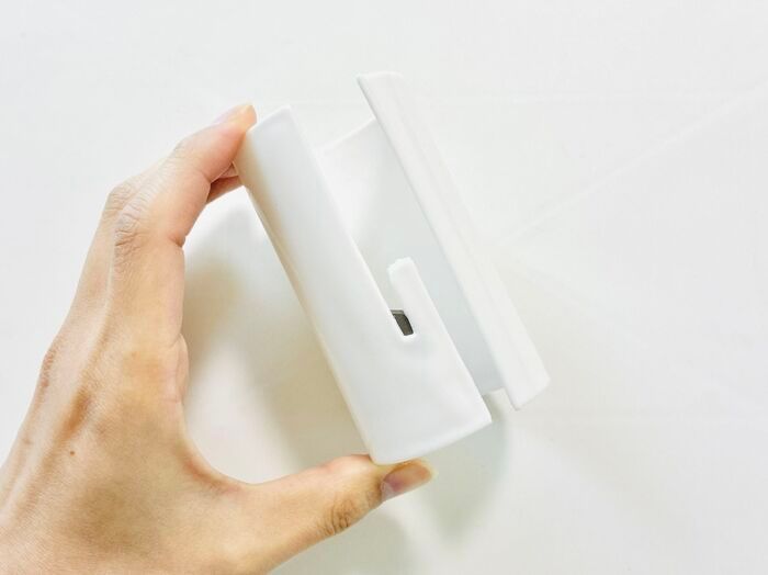 【セリア】もっと昔から欲しかったヤツ！！手でスライドさせるだけで…真っすぐスパッと機械なみの仕上がり♪