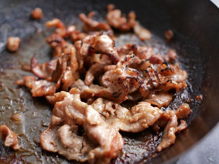 『豚こま肉』を炒めても硬くならない！本当に簡単な方法。今すぐやってみてー！！