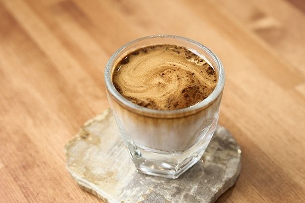 アイスジブラルタル650円。ダークチョコレートのような芳醇な風味が印象的