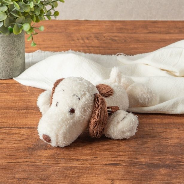 「SC 寝そべりぬいぐるみ ショコラスヌーピー」(2970円)