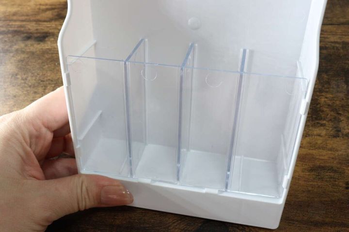 ダイソーの取り付け引き出しケースを下向き引き出す