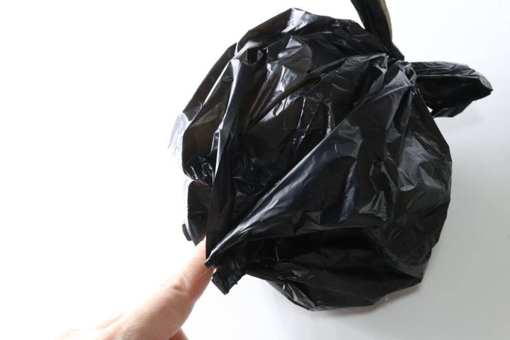 次が使いやすいサニタリー袋 L 切り取る