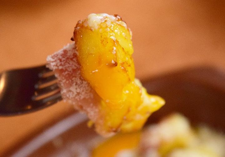 ポテトのグリルと相性の良い食材にオリーブオイルが重なり、濃厚でやみつきになる味わいに仕上がっています。