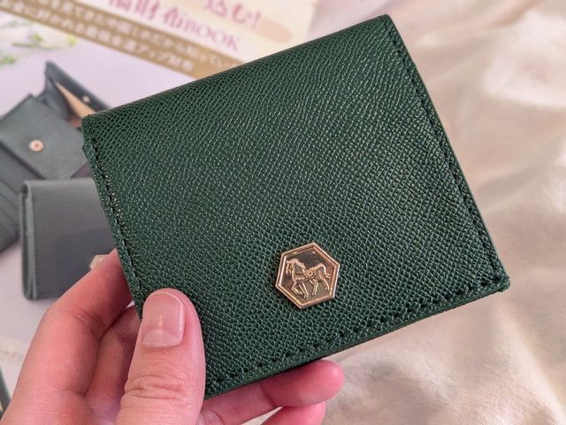 中園ミホ監修 福財布 深緑カラーの外観