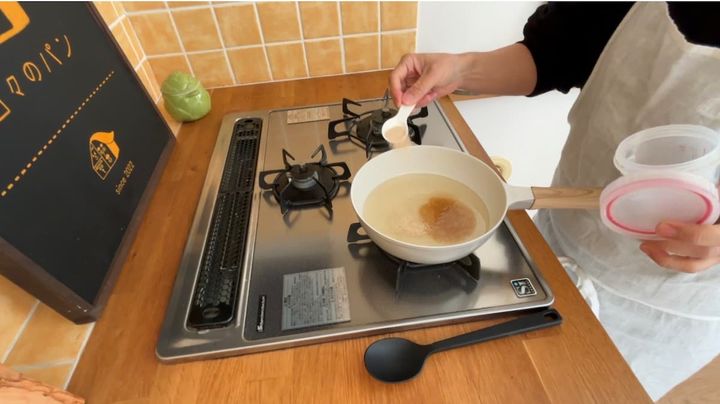 米粉、米粉パン、フライパン、焼き立てパン、パン、ワンパン