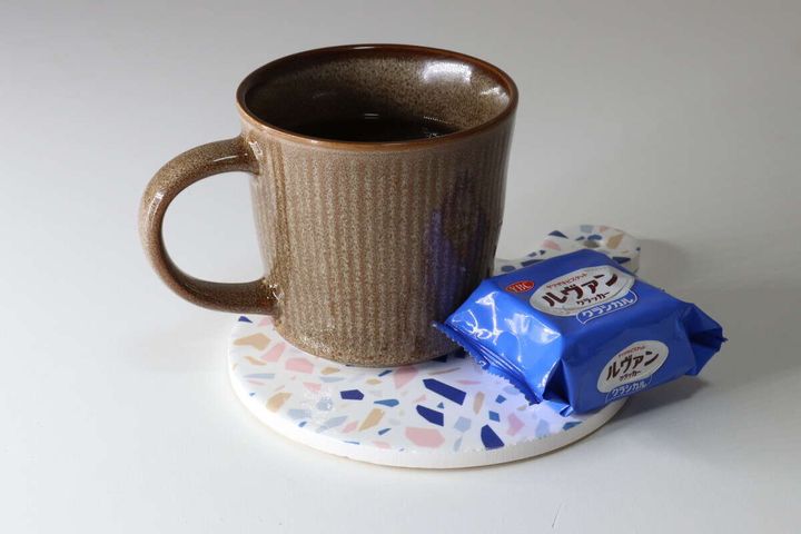 セラミック鍋敷き（取っ手付） コースターとして