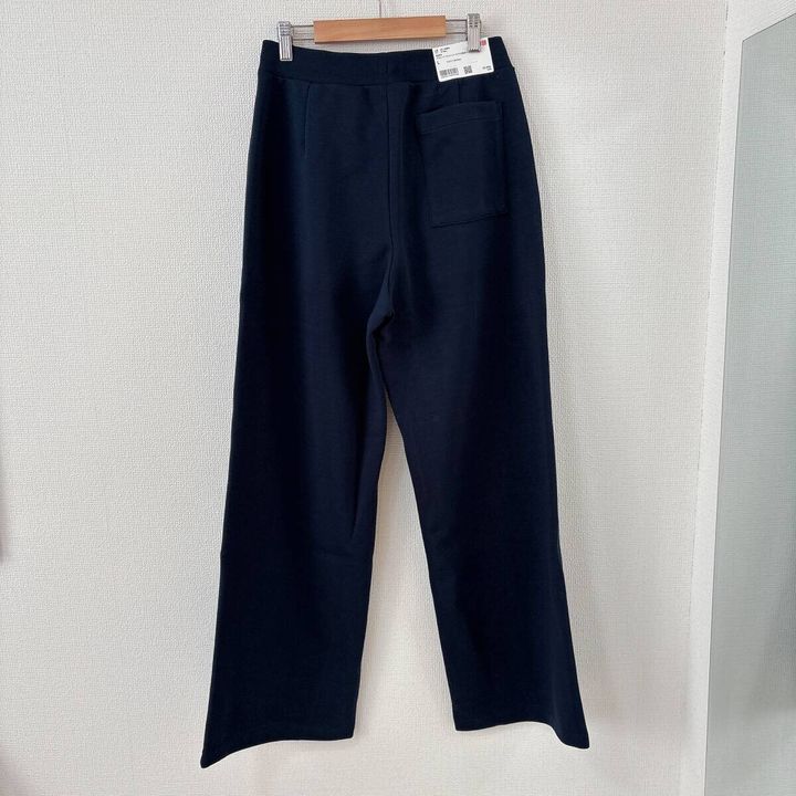 ユニクロスウェットストレートパンツ NAVYの背面