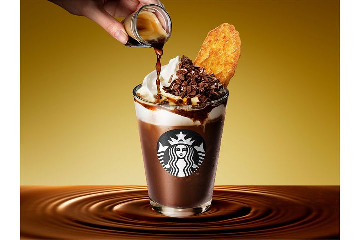 カカオ エスプレッソ アフォガート フラペチーノ／お持ち帰り：￥884、店内利用：￥900（税込み）