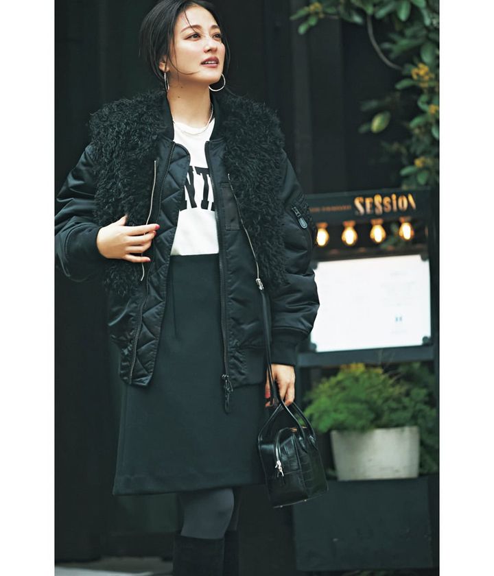 中越典子 ma-1 ミニスカート ボアジレ 黒コーデ