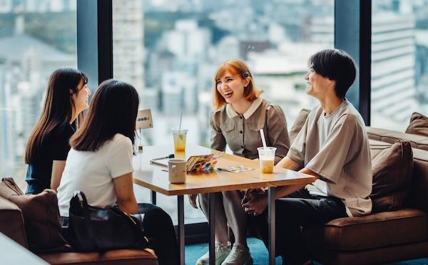 日英バイリンガル運営のコミュニティサービス「カフェ英 Fanz」がスタート