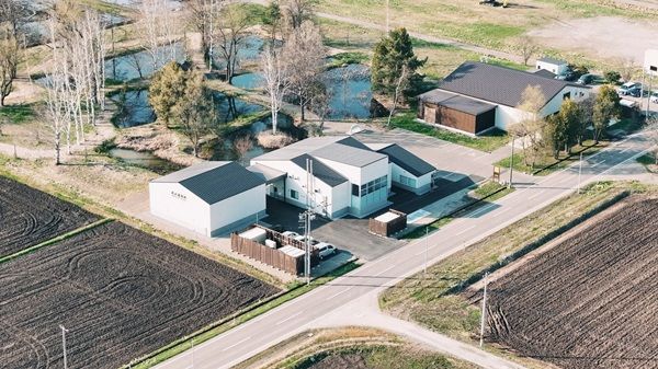 【北海道東川町】丹丘蒸留所がクラフトジン＆ウイスキーの蒸留所ガイドツアーを実施！テイスティングも