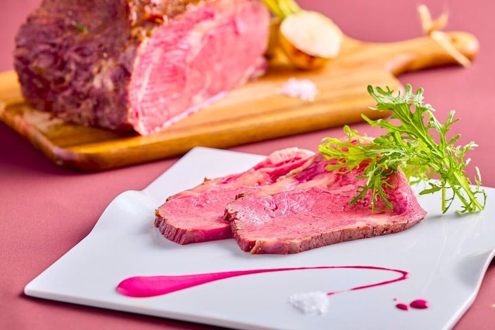 極上の「伝統のローストビーフ」に、冬限定のソースが登場。