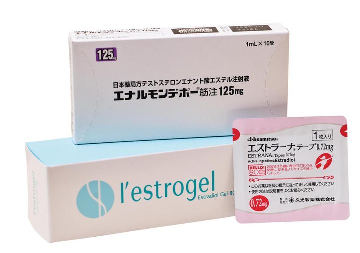 村崎さんがホルモン補充療法で使用するホルモン剤やジェル、注射液、貼り薬など。