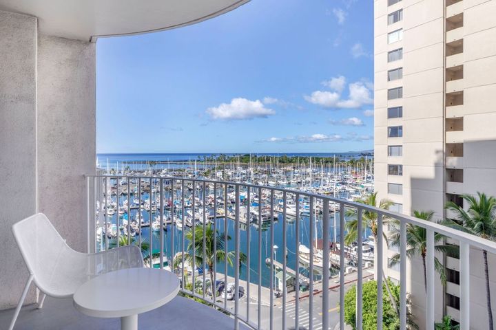 プレミア パーシャルオーシャンビュー（キングベッド1台）＄467～／ザ・モダン・ヒルトン・バケーションクラブ