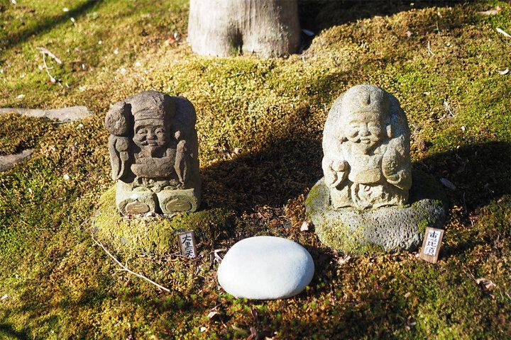 美しい庭園を眺めて、ゆるり名水おやつを。20年の時をかけて築いた明治の文化財でひと休み「名水甘味 且座」