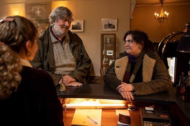 第74回ベルリン国際映画祭ベルリン・スペシャル・ガラ作品で、トライベッカ映画祭2024 インターナショナル・ナラティブ・ナラティブ・コンペティション作品でもある [c] 2024 SEVEN ELEPHANTS, KINGS&QUEENS FILMPRODUKTION, HAÏKU FILMS